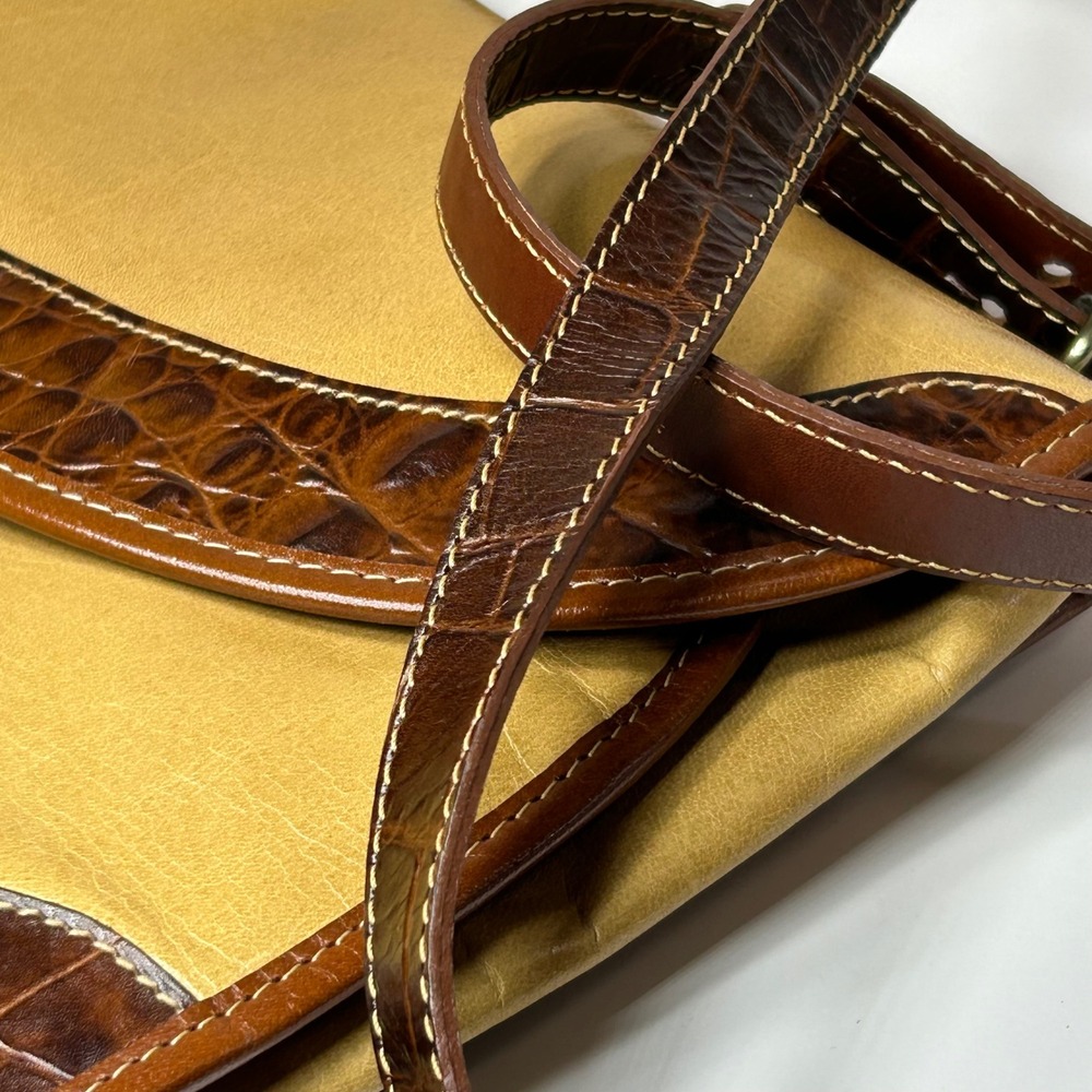 Vintage Brahmin Crossbody Bag Clutch Made in USA Tan Brown Croc Embossed Leather - Picture 14 of 16